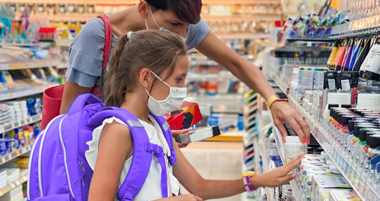 ¿Dónde comprar útiles escolares baratos?