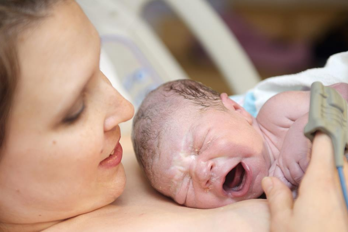 ¿Qué es el contacto piel con piel al nacer y cuáles son sus beneficios?